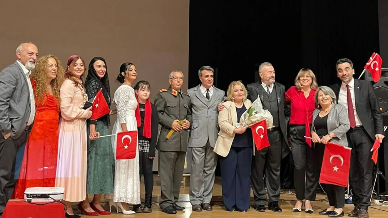 Atatürk’ün kıyafetleri yeniden tasarlandı